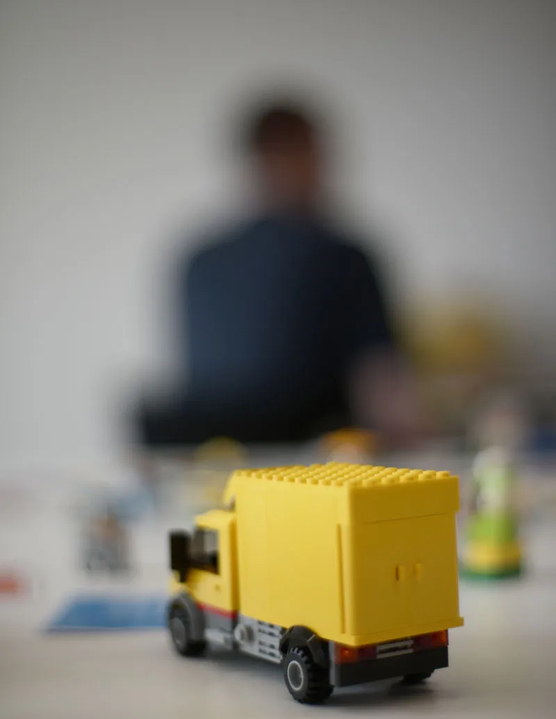 Ein gelber Lego Laster aus einem Lego Serious Play Workshops